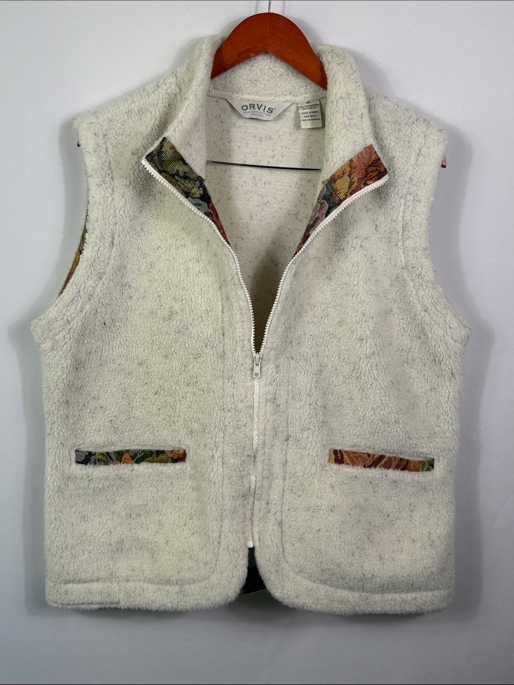 Orvis Cream Sherpa Zip Vest with Tapestry Accents. Womens Size XL.